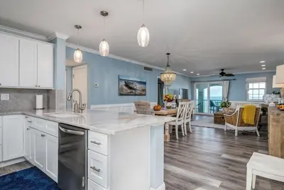 Image de 1st time offered for rent. Class A Condo - newly renovated on Belleair Beach, Fl