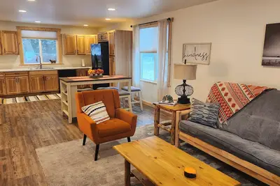 Image de Hungry Horse Hideaway #D - 2 Bedroom 1 Full Bath - 10 minutes from Glacier Park!
