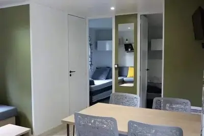 Image de Mobil-Home Premium 32m2 3 Schlafzimmer - halb ĂĽberdachte Terrasse - Tv 6 Personen