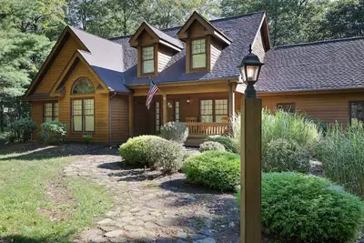 Image de 5bd/3ba w/Game Room in Split Rock, Near Jack Frost