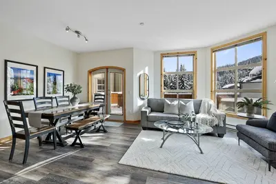 Image de 4 Bedroom Crystal Forest #50