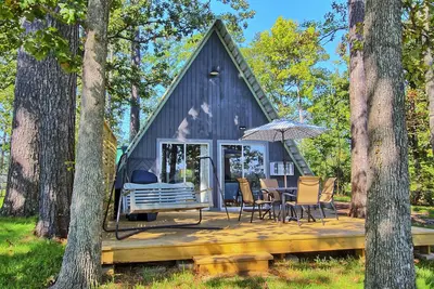 Image de Cozy Toledo Bend A-Frame w/ Waterfront Views!