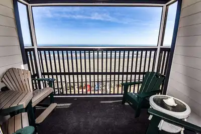 Image de Two Bedroom, Two Bathroom, Oceanfront Condo