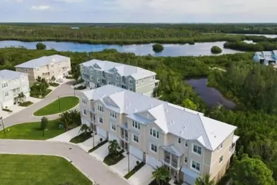 Image de Tropical Paradise - Gated Community - Private elevator