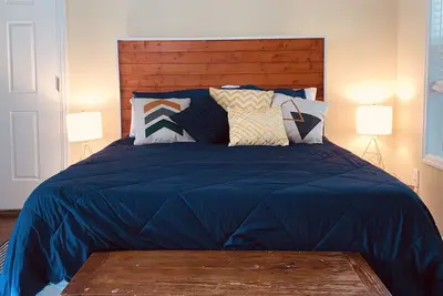 Image de No Cleaning Fee, Pet Friendly Studio 20 min from Chs, Plantations & Airport!