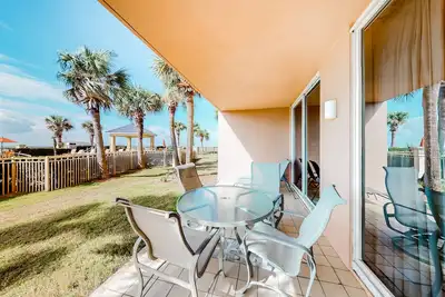 Image de Waterfront gem w/ Gulf views, shared hot tub & pool, beach access & central Ac