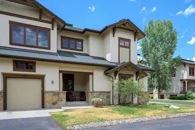 Image de EagleRidge Landing | Air Conditioning | Pool & Hot Tubs | Walk To Slopes