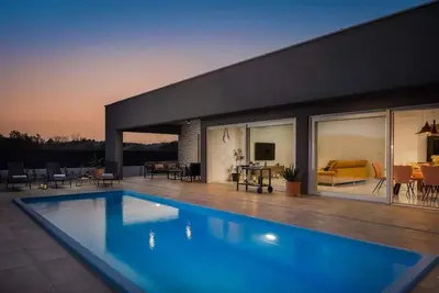 Image de Maison de vacances Jezera pour 1 - 6 personnes avec 3 chambres à coucher - Maison de vacances