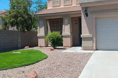 Image de Nice Spacious 2 Story Getaway