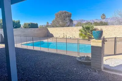 Image de Dog-Friendly, Remodeled Home w/Large Patio, Private Pool, Fenced Yard, Gas Grill