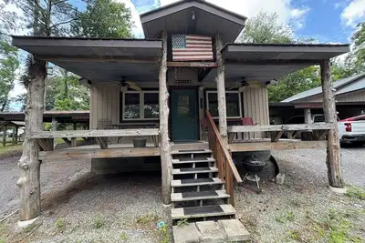 Image de Mid Lake Hideaway, Fishing Family Outdoor Fun