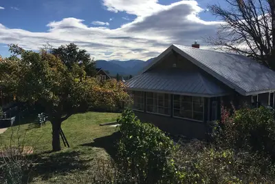 Image de Quiet Cozy 2 Bedroom Kimberley House – View of Ski Hill – 4 min walk to Platzl