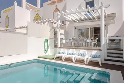 SeaScape Villa w/ pool and rooftop seaview jacuzzi