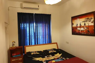 Image de Sleeps 8-Cozy and Spacious Ground Floor, 2 apts connected. 4 bedrooms, 3 baths