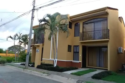 Image de Villa en Residencial Tranquilo y Seguro