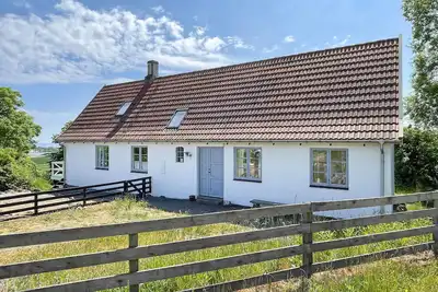 Image de Belle maison à Gudhjem avec WiFi