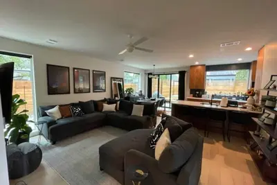 Image de Your East Austin Luxury Oasis Awaits