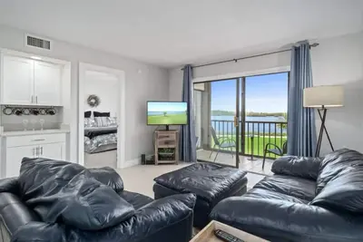 Image de Short term, long term rental welcome. 90 day minimum stay on the of Gulf