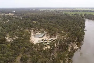 Image de Group Camp On Murray River Near Echuca / Moama