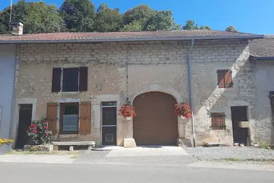 Image de Chaleureuse maison au coeur la région des lacs et des Cascades du Hérisson