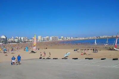 Pour être bien en famille à la plage, au centre de tout ce qui importe