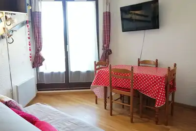 Image de Charmant 2p rénové esprit montagne avec grande terrasse à Pra Loup, proche des pistes