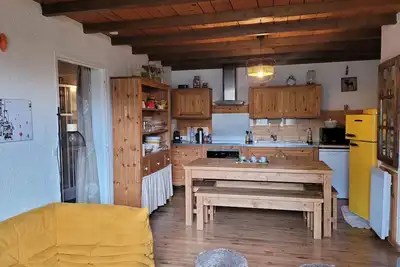 Image de Charmant appartement rénové, 6 pers, proche pistes, forêt, WiFi, animaux admis