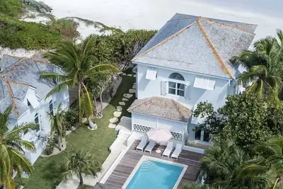 Image de Ocean Front Exquisite Home, Harbour Island, Bahamas, Daily Butler & Housekeeper