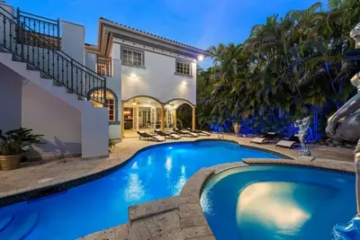 Image de 8br Majestic Pool Paradise