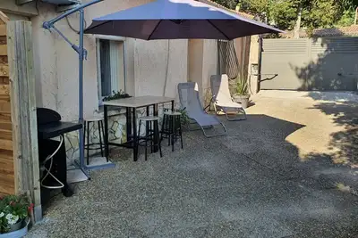 Image de Le centre ville à la campagne. Coquet appartement avec extérieur verdoyant.