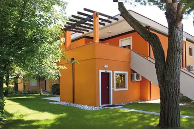 Image de Appartement de vacances avec climatisation, balcon et piscine