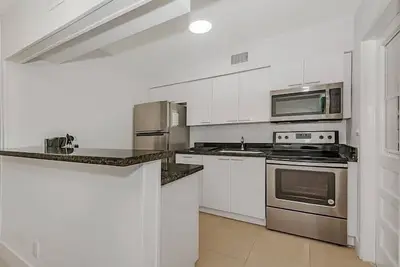 Image de Sunset Place 1, Walk to the Beach