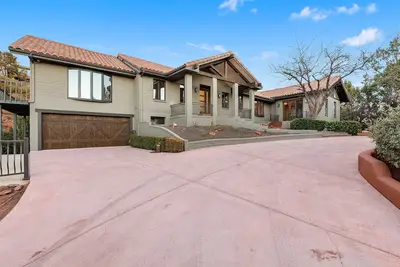 Image de Sedona Manzanita Estate - Spacious Uptown home