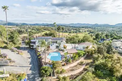 Image de Stunning Views w/ Game Room, Pool and Hot Tub!