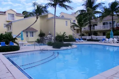 Image de Sunrise Beach Villas #2. . Oceanfront Villa