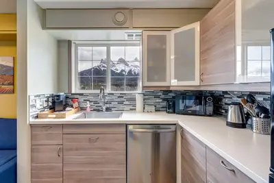 Image de Breathtaking views from our Canmore \/ Banff Condo.