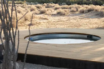 Image de Arro Dunes - Rustic Cabin in the Desert - Wood burning hot tub - Cowboy pool