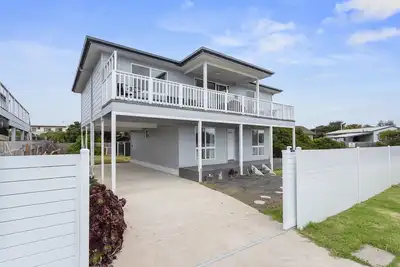 Image de Ocean Pearl by Ready Set Stay - 10 min Walk to the Beach, Bbq
