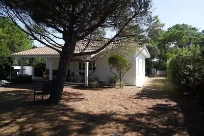 Image de Maison individuelle sûr terrain clos de 800m2 avec 2 terrasses est/ouest.