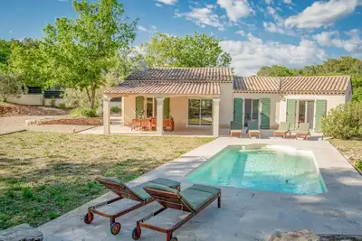 Image de Villa avec grand jardin clos, clim et piscine