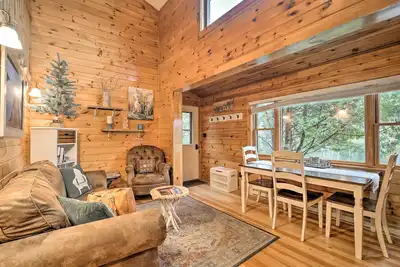 Image de Pet-Friendly Adirondack Cabin w/ On-Site Lake