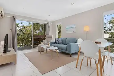 Image de Front position in a small Boutique complex