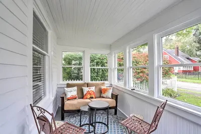 Image de Pet-Friendly Home - 1\/2 Mi to Downtown Willoughby!