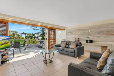 Image de Noosa Views 3 -  Magnificent views of Laguna Bay, Noosa River & North Shore