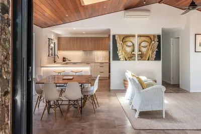 Image de Mitti Street 8 - Short stroll to Little Cove Beach from this beautiful retreat