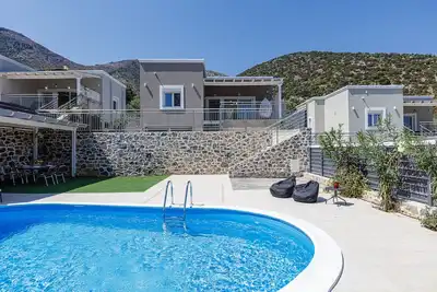 Image de Modern family villa w\/ private pool & bbq, close to Bali beach