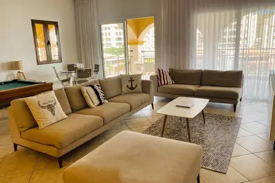 Image de Waterfront luxury apartment in Porto Cupecoy