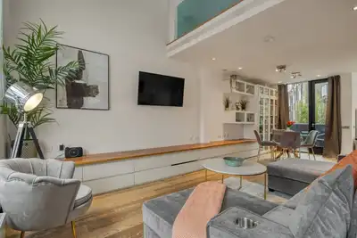 Image de 30 Thornhill Road · Award Winning 2 Bedroom House, King's Cross