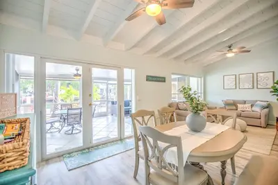 Image de Tradewinds - Beautiful, Private Backyard, Xl Porch. Canal, Pool Club, 2 Kayaks.