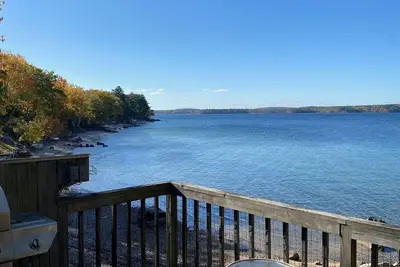 Image de 6 bedroom waterfront cabin -enjoy beautiful sunsets!